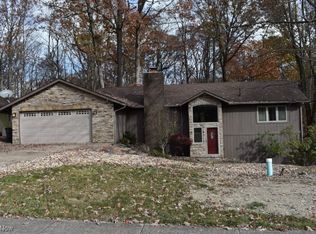 12259 Moss Point Rd, Strongsville, OH 44136