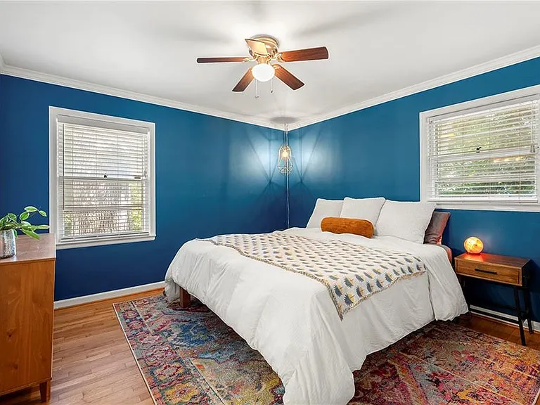 811 Whelchel Dr — Photo 4