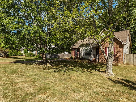 5th image of 302 Hunterwood Dr