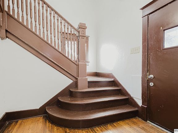 4th image of 2025 South St