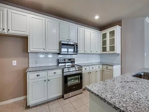 4612 Oak Club Dr — Photo 4