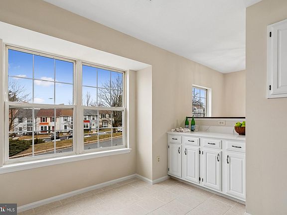 5th image of 513 S Hills Ct