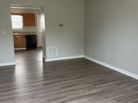 2nd image of 211 Aqueduct Dr APT B
