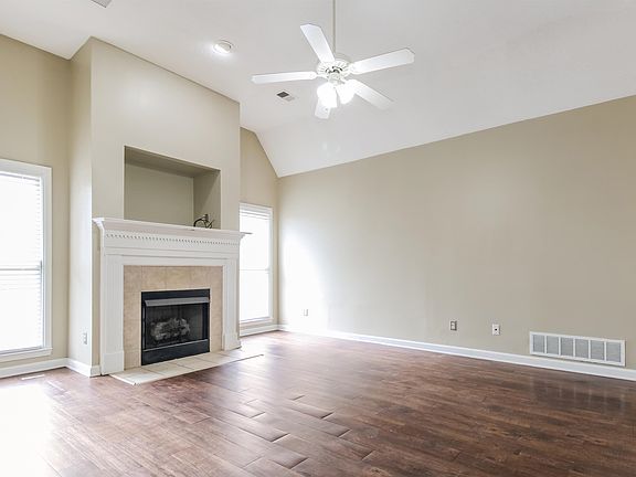 3rd image of 8065 Abington Woods Ave