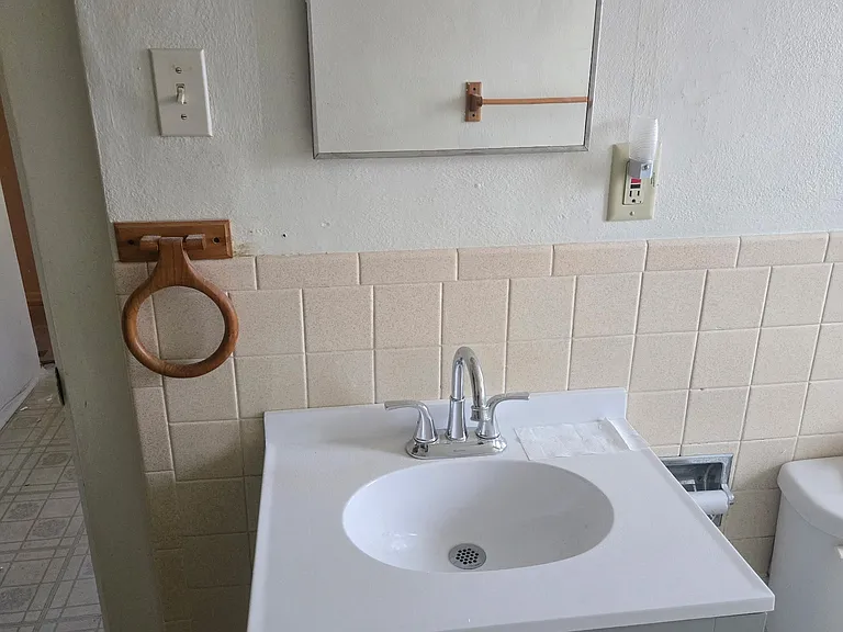 724 Summit Ave #3 — Photo 8