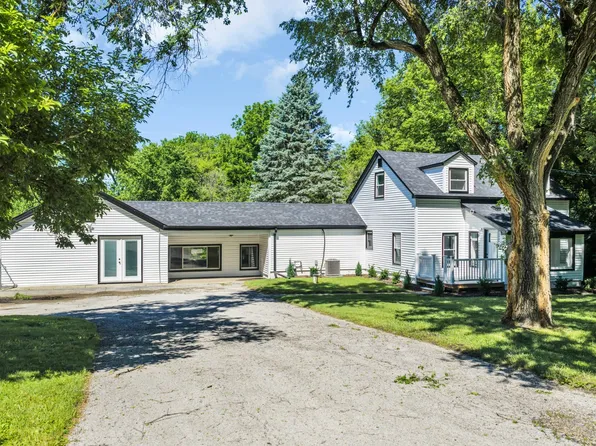 27283 W Nippersink Rd, Ingleside, IL 60041