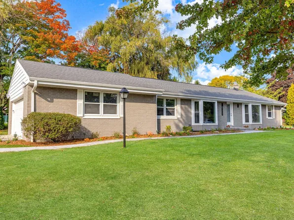 8649 North Manor COURT, Fox Point, WI 53217