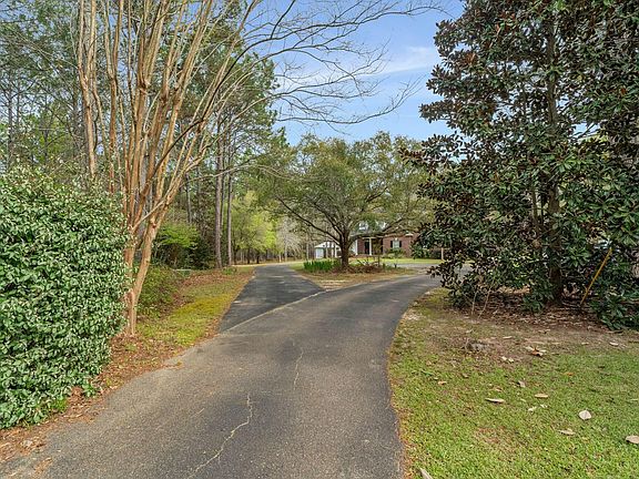 4th image of 515 Baker Rd