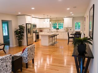 41 Chestnut St, Hopkinton, MA 01748