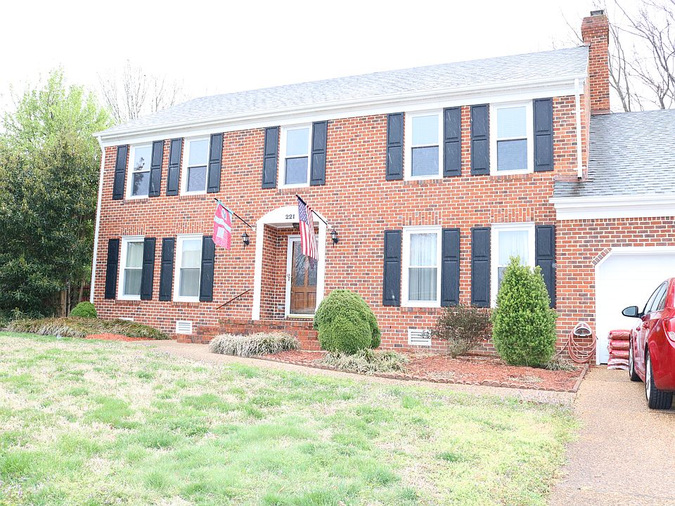 1st image of 221 Lakewood Park Dr