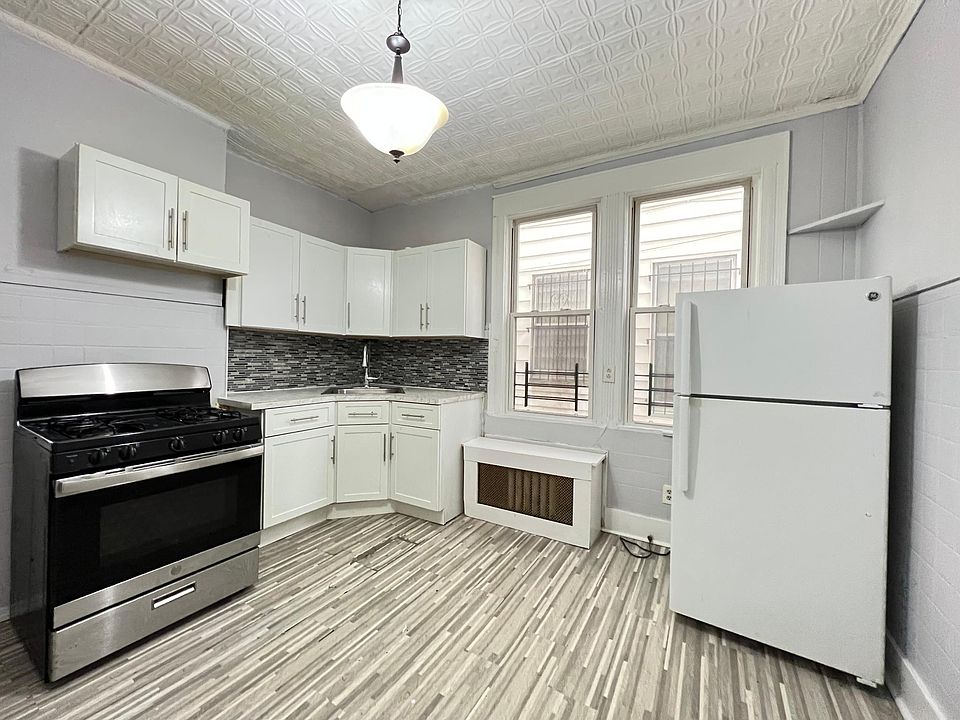 1st image of 93 Norwood St Floor 1
