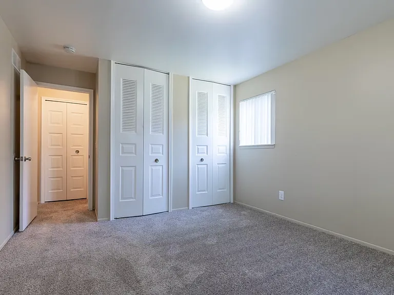 Gibraltar Pointe Apartments — Photo 19