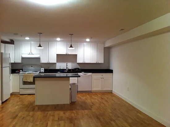 3 bed, 1200 sqft, $800 — Photo 1