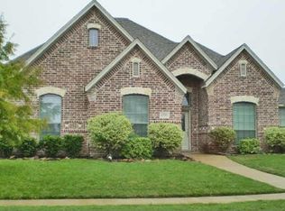 8301 Regency Dr, North Richland Hills, TX 76182