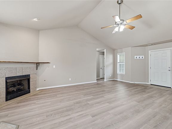 4th image of 3300 SW Elm Manor Ave