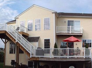 7 Admirals Way, Narragansett, RI 02882