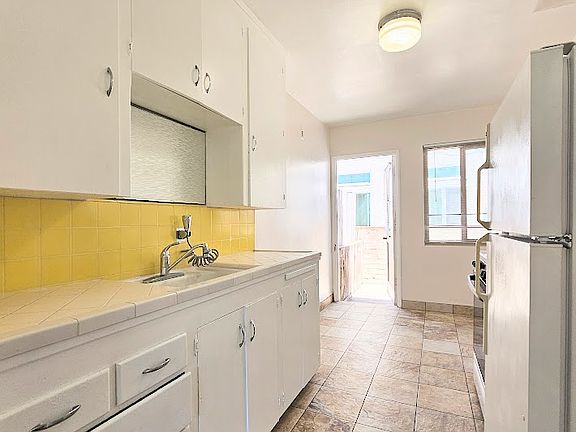 4th image of 5060 Cape May Ave #5060