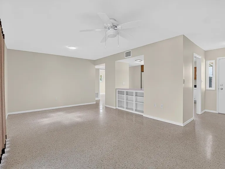 705 Thunderbird Ave — Photo 30