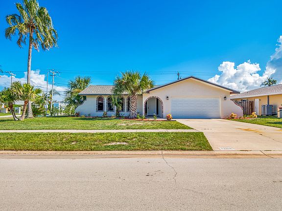 4th image of 1199 Bay Dr E