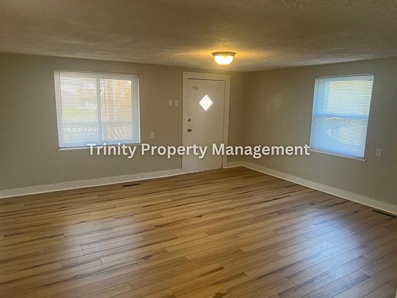 3rd image of 2652 E Main St