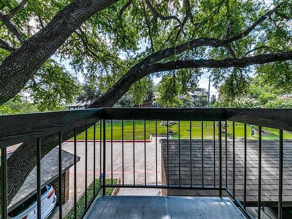 3rd image of 7525 Holly Hill Dr APT 20