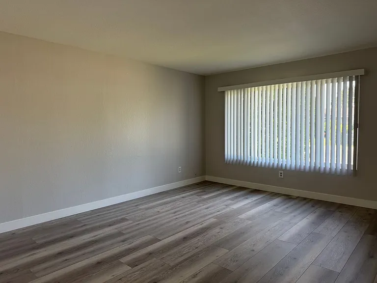 3095 Rosemont Dr — Photo 6
