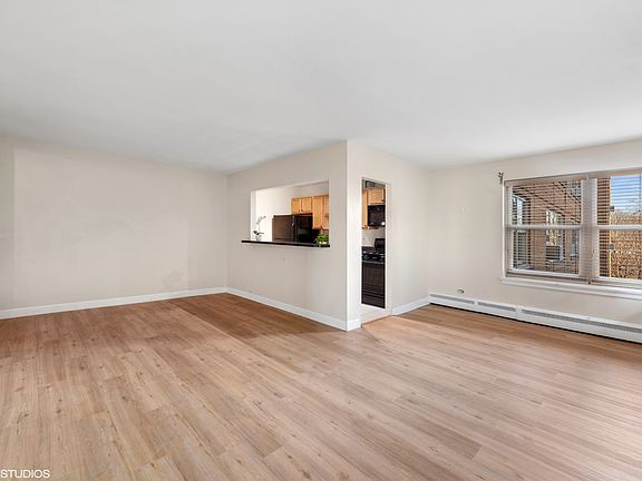3rd image of 4920 N Marine Dr APT 308
