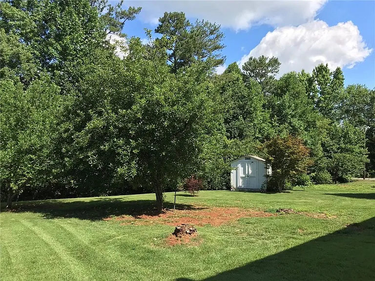 2017 Grove Park Ct — Photo 37