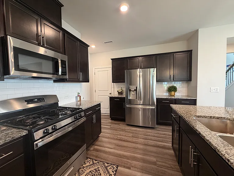 1605 Trembley Park Dr — Photo 10