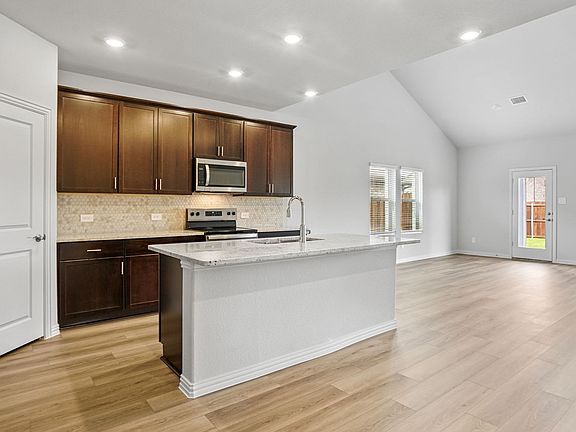 3rd image of 3804 High Valley Dr