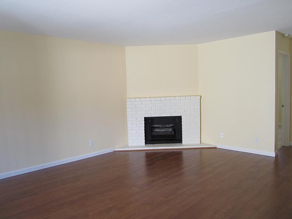 4th image of 238 Grand Blvd APT 14