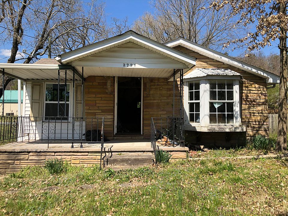 1st image of 2721 White Oak Ln
