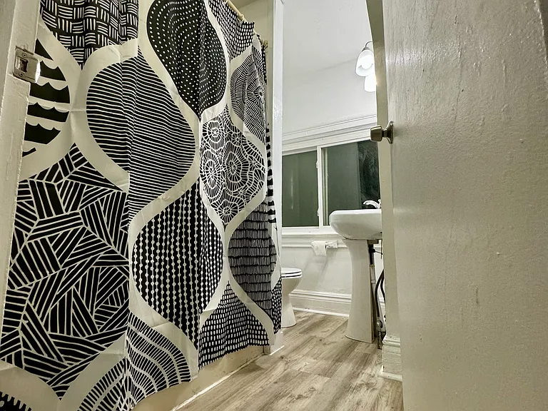 1749 Crafton Blvd #4 — Photo 6