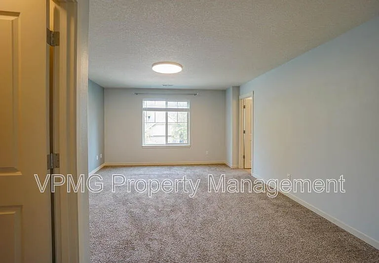 5941 NE 48th St — Photo 12