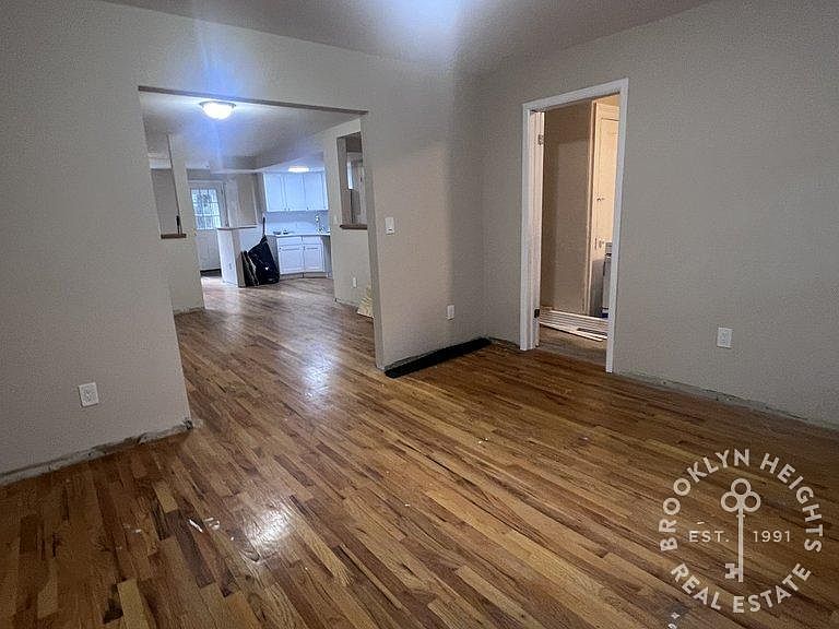 1st image of 476 Henry St