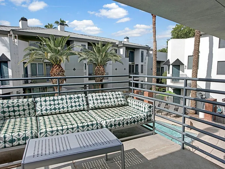 Pavilions on Central Apartments — Photo 31