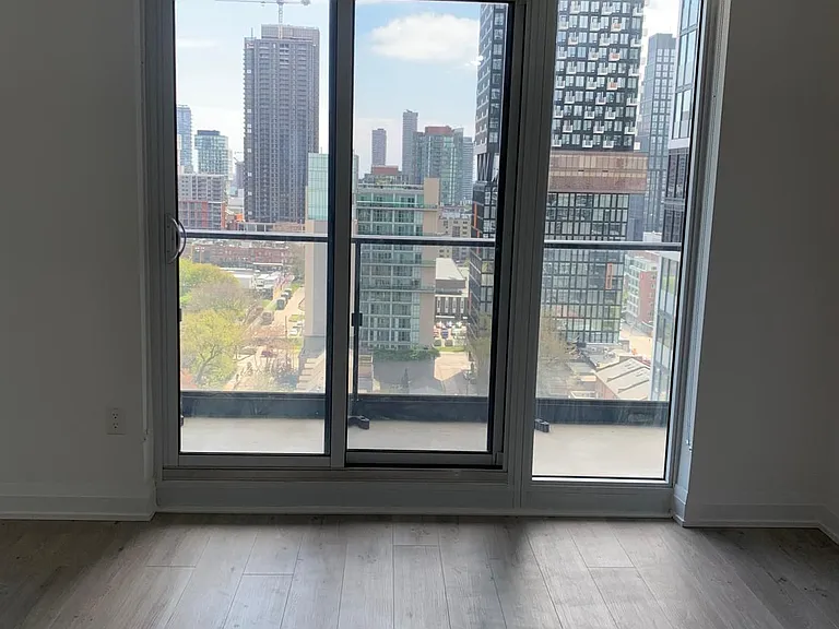 251 Jarvis St E #1517 — Photo 17