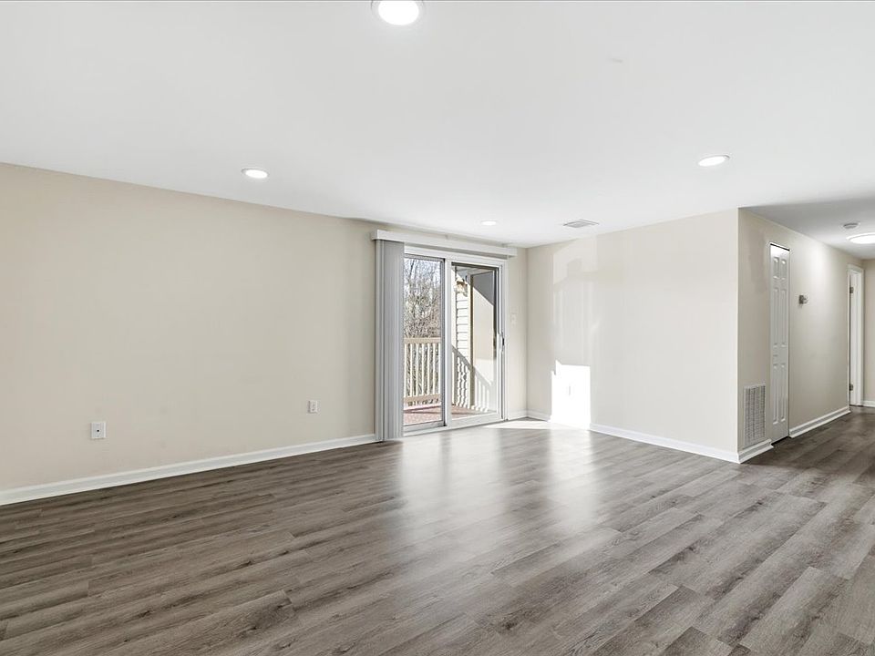 1st image of 819 Stratford Way #E