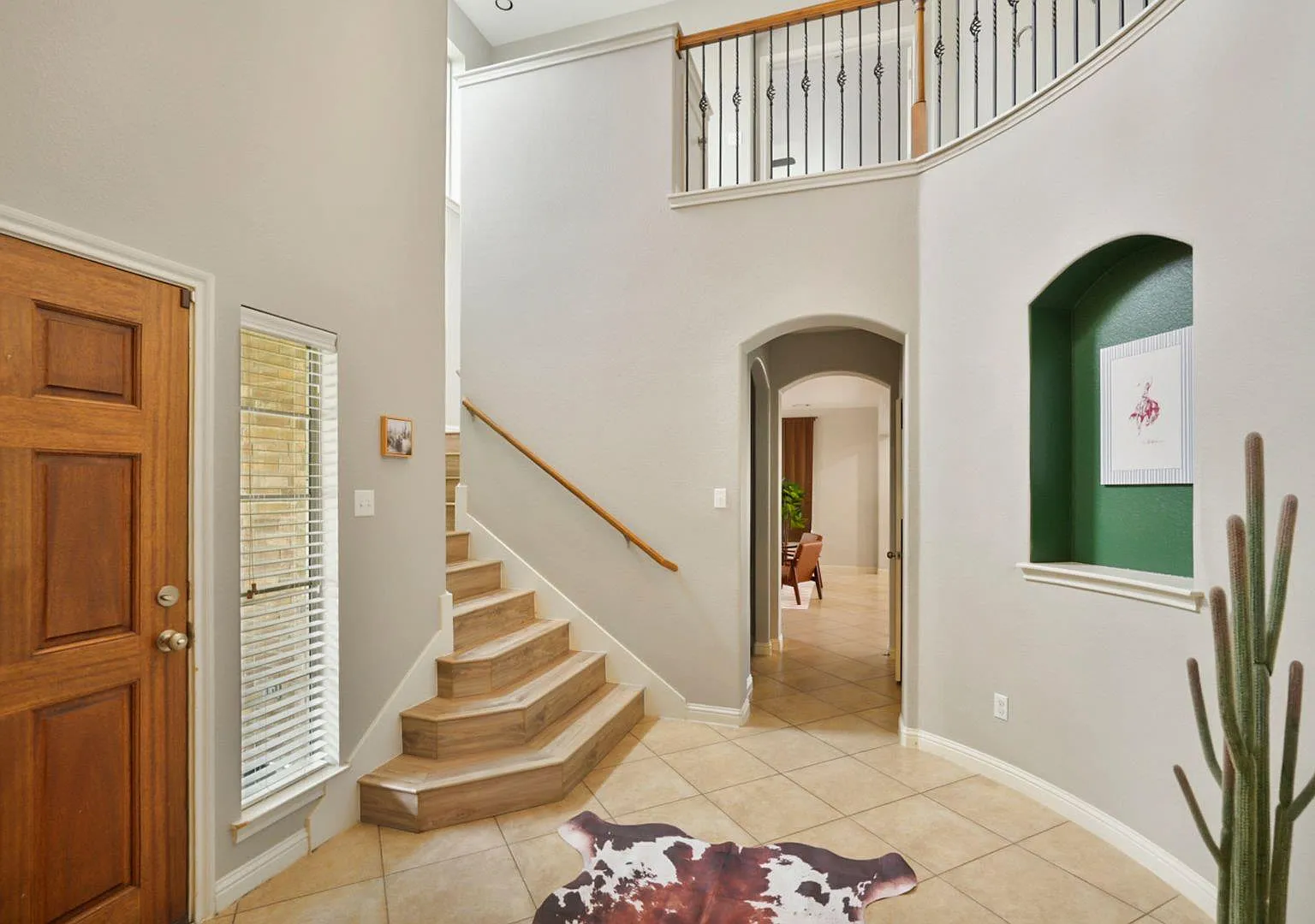 4 bed, 2.5 bath, 2865 sqft, $4,400 — Photo 3