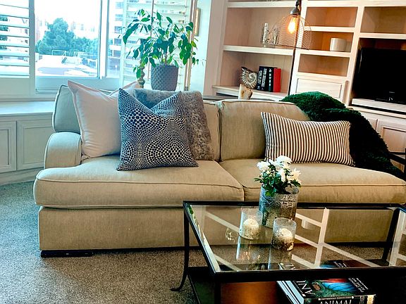 5th image of 220 Lombard St APT 418