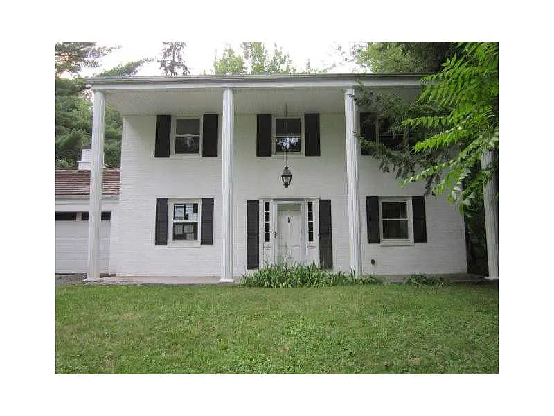 201 Foxhurst Dr photo 1