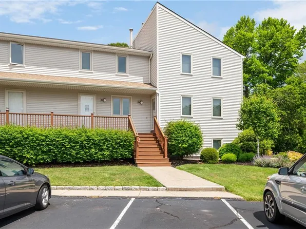 660 Point Judith Rd APT D3, Narragansett, RI 02882