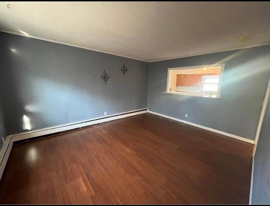 1st image of 367 Lincoln Blvd
