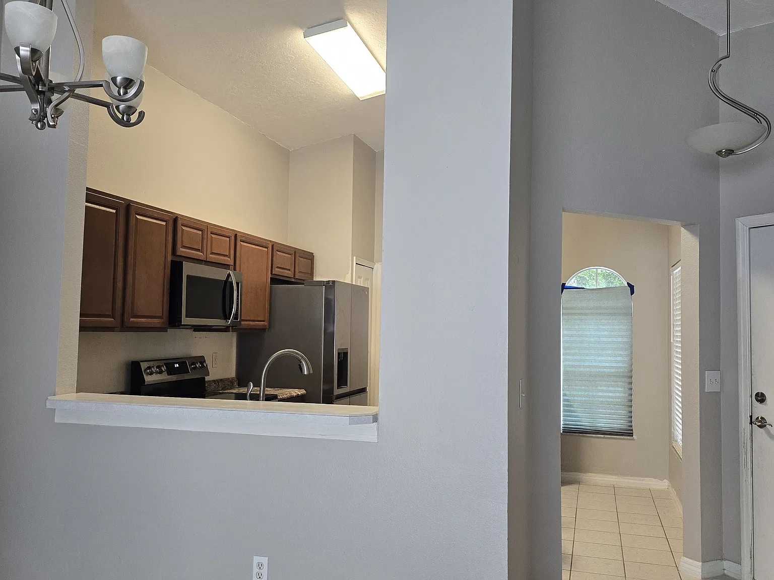 3 bed, 1228 sqft, $2,100 — Photo 2