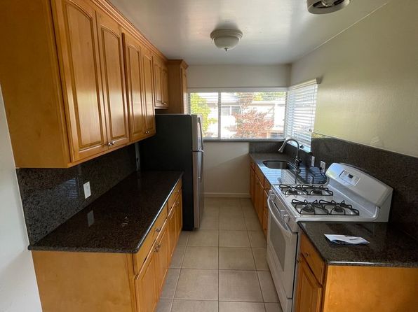 315 Waverley St APT 4