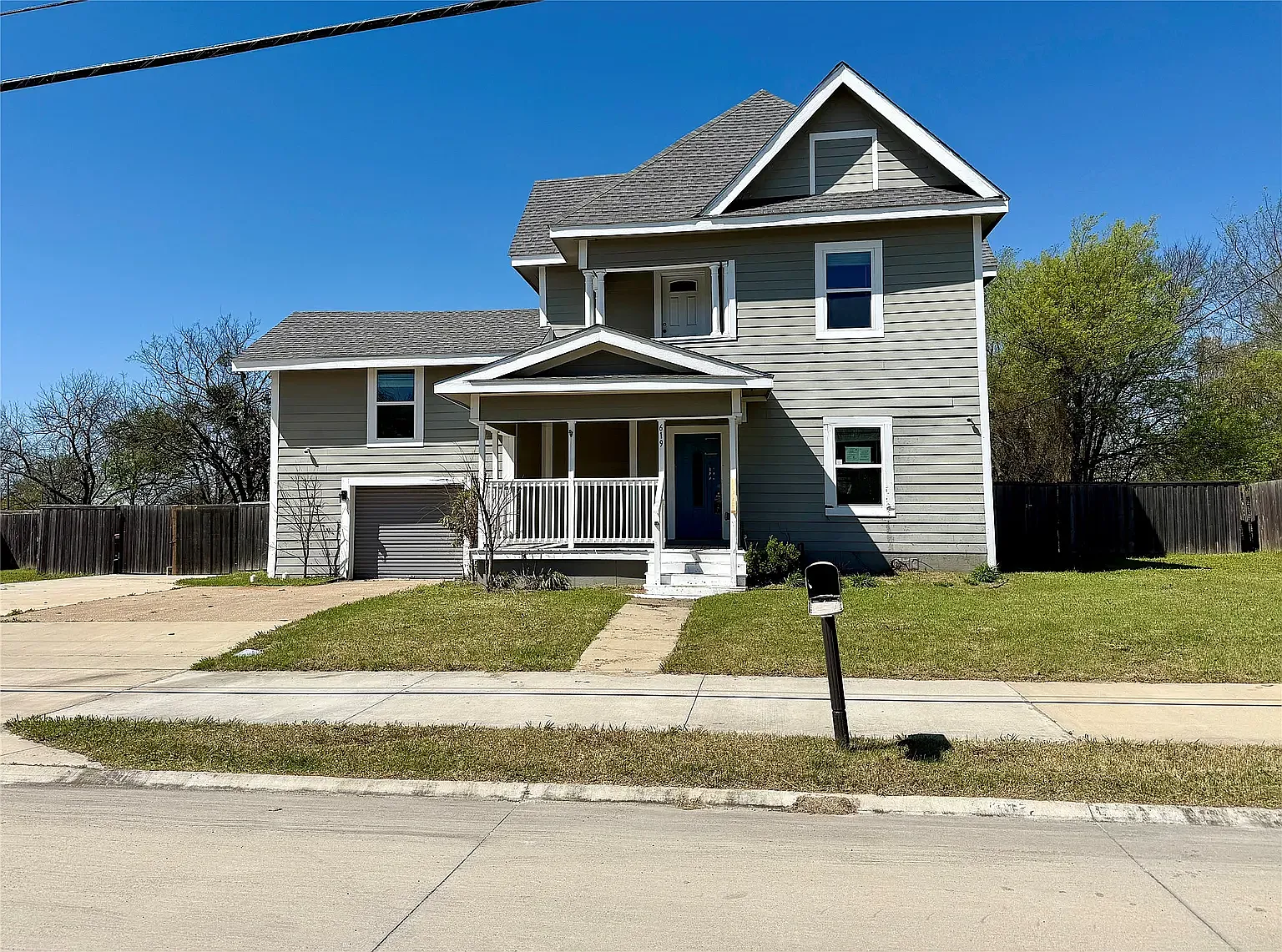 619 Wood St — Photo 1