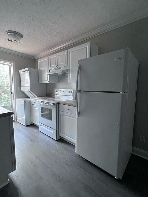 1st image of 2 Joann Dr Unit 4