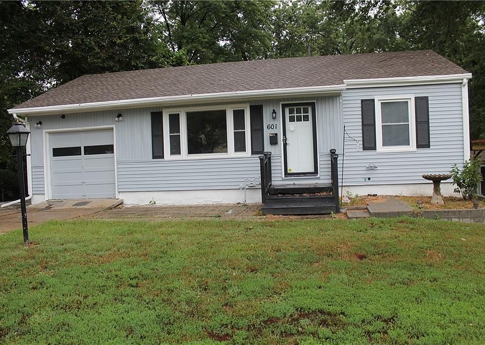 1st image of 601 N Westwood Ct