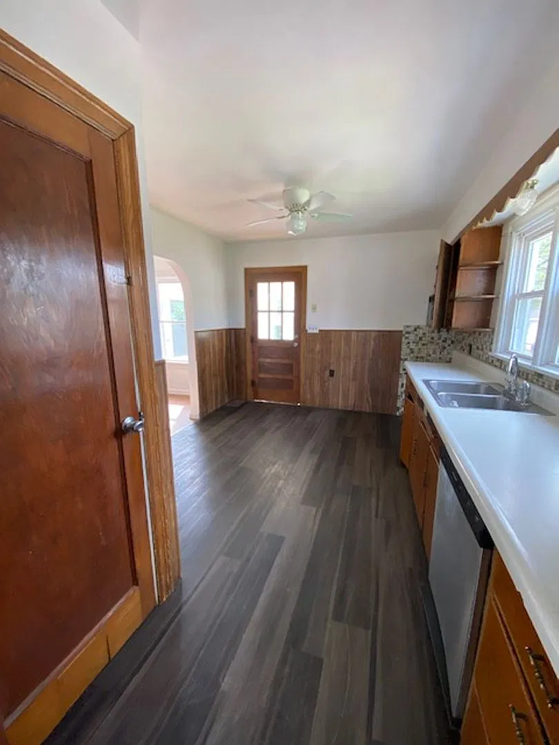 Large 3-Bedroom Home! — Photo 4