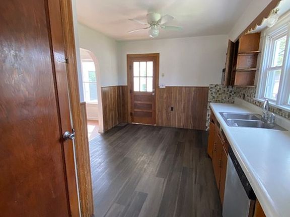4th image of 2108 W Main St